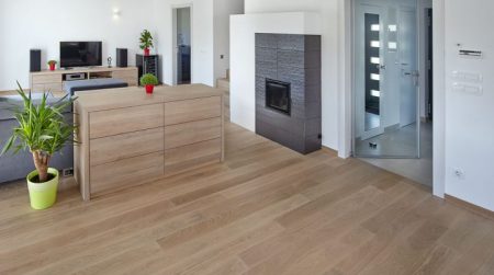 Laminate flooring with attached pad needs no separate underlayment