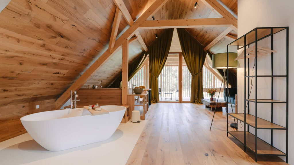 Pira Hotel – Wooden Elegance in a Boutique Country Hotel