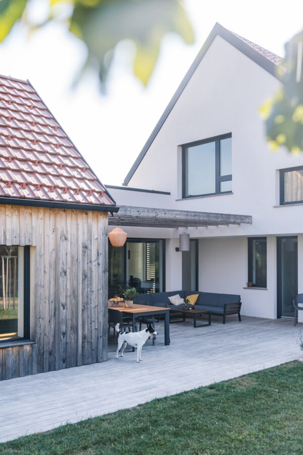 A Terrace with Character – Garapa and a Natural Patina