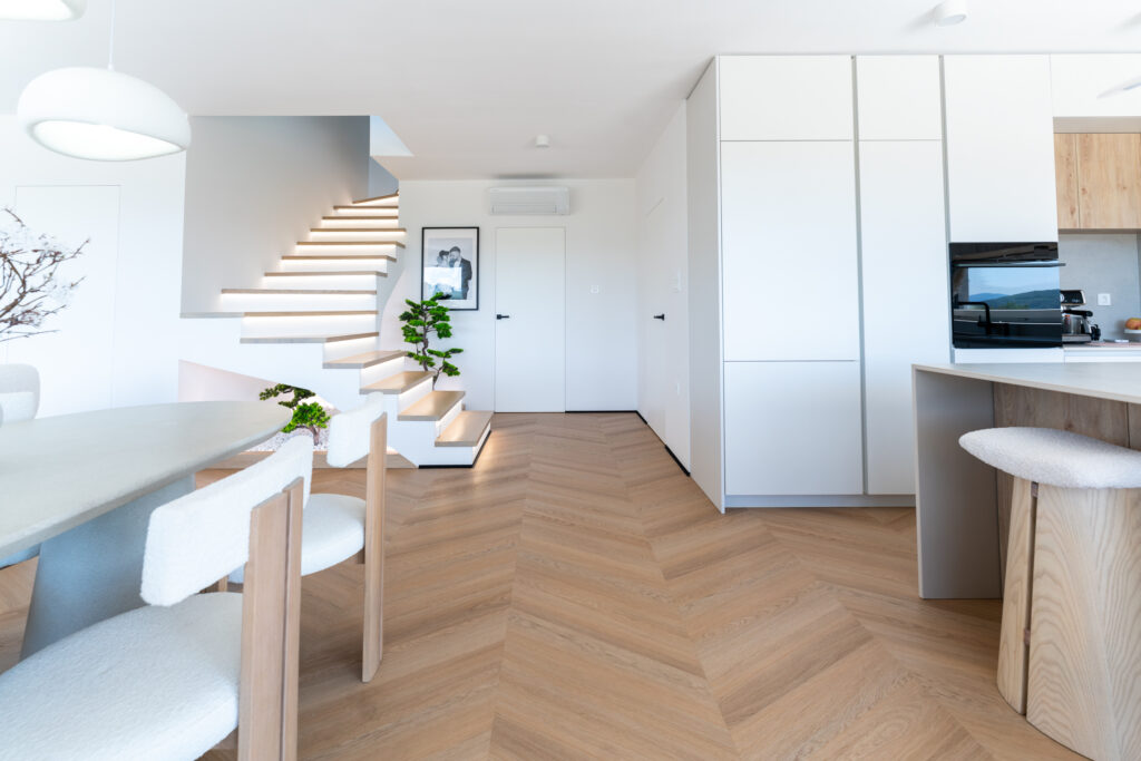 VINYL LVT 1230 SAVANNAH OAK 4V 2,5/0,55 MM 33/42